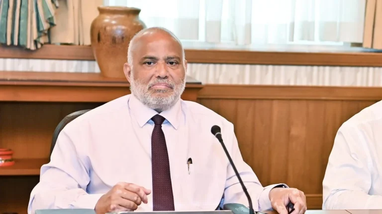 މެލޭޝިއާގައި ކިޔަވާ ދިވެހި ދަރިވަރުން ޓެކްސްގެ ބުރަ އުފުލަން ނުޖެހޭގޮތަށް ކަންކަން އިންތިޒާމްކުރާނަން: ވަޒީރު