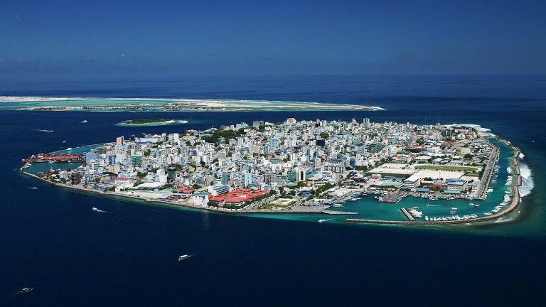 ސަރުކާރަަށް ކުދި ގޯތި ދިނުމުގެ ބަދަލުގައި އާއިލާ މެމްބަރަކަށް ދޭގޮތަށް ހަދަނީ