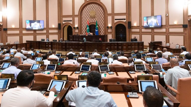 ތަރައްގީގެ މަޝްރޫއުތަކަށް ކައުންސިލްތަކުގެ ބިން ސަރުކާރަށް ނެގޭގޮތަށް ގާނޫނަށް އިސްލާހު ހުށަހަޅައިފި