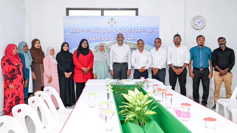ރައީސް، ބަނޑިދޫ ކައިންސިލާއި މުވައްސަސާތަކުގެ އިސްވެރިންނާ ބައްދަލު ކުރައްވައިފި