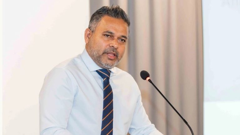 5 އަހަރުގެ ޒަޢާމަތެއްގައި އަތޮޅުތެރޭގައި ރައްޔިތުންނާއެކީ އެންމެ ގިނަ ވަގުތު ހޭދަކުރެއްވީ ރައީސް މުއިއްޒު: ވަޒީރު ޝިޔާމް