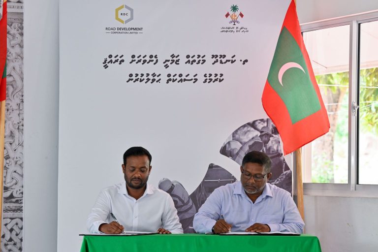 ކަނޑޫދޫ މަގުތައް ޒަމާނީފެންވަރަށް ތަރައްޤީކުރުމުގެ މަސައްކަތް އާރުޑީސީ އާ ހަވާލުކޮށްފި