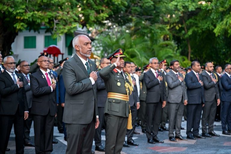ސިފައިންގެ ނުވަތަ ފުލުހުންގެ ޔުނީފޯމުގައި ނޫނަސް ގައުމަށްޓަކައި ގުރުބާން ވެވޭނެ: ރައީސް