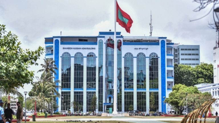 ގަވާއިދާ ހިލާފަށް ބޭރު ފައިސާ މާރުކުރާ ފަރާތްތަކުގެ މައުލޫމާތު ދިނުމަށް ފުލުހުން ޚާއްސަ ނަމްބަރެއް ހަމަޖައްސައިފި