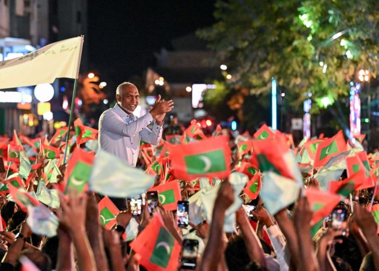 ބަޔޯމެޓްރިކްސް ނުދީތިބި ބިދޭސީން ވަގުތުން ޑީޕޯޓުކުރާނަން: ރައީސް