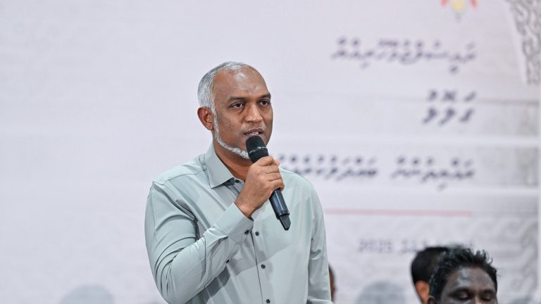 ރައީސް މުއިއްޒާ ބައްދަލުކުރަން އާންމުންނަށް ހުޅުވާލި "ރައްޔިތުންގެ އަޑު" ޕްރޮގްރާމް ފަށައިފި