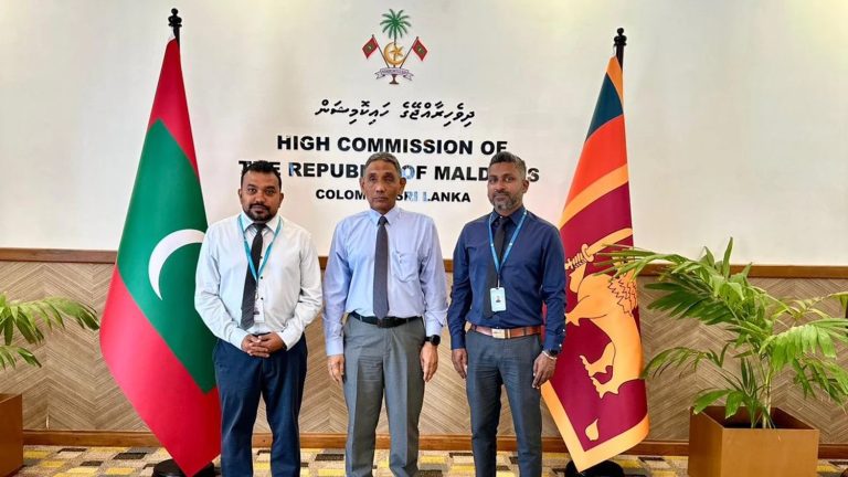 އައިޑީ ކާޑު ޕްރިންޓުކޮށް ދޫކުރުމުގެ ޚިދުމަތް ސްރީލަންކާގައި ފަށައިފި