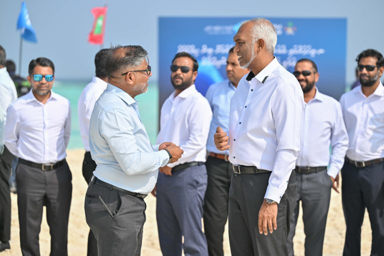 ނ. ވިހަފަރުގައި އެއަރޕޯޓް އެޅުމަށް ބިންހިއްކަން ފަށައިފި