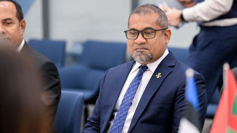 ޚާރިޖީ ވަޒީރު ކޮމަންވެލްތު ދުވަހުގެ ތަހުނިޔާ ފޮނުއްވައިފި