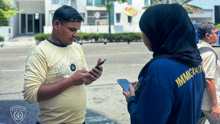 ހުޅުމާލޭގައި ގަވާއިދާ ޚިލާފަށް އުޅެމުންދިޔަ ދެ ބިދޭސީއަކު އަތުލައިގެންފި