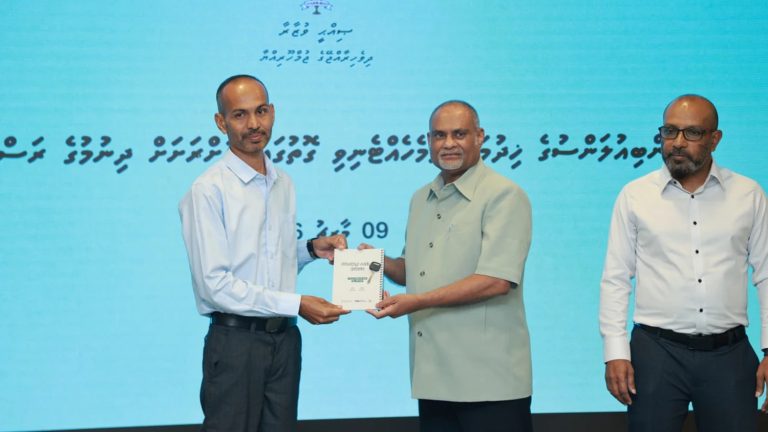 އިތުރު 14 ރަށަކަށް އެމްބިއުލާންސް ހަވާލުކޮށްފި