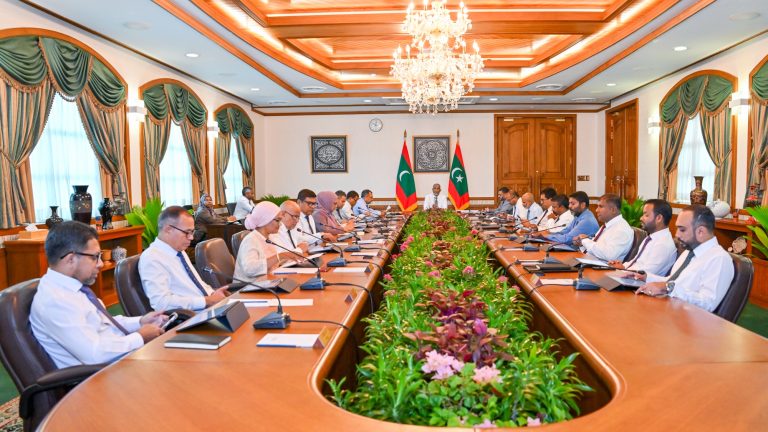 އިސްތިޢުފާ ދެއްވީ 10 ވަޒީރުން، ކޮށްދެއްވި ޚިދުމަތަށް ރައީސްގެ ޝުކުރު