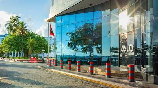 ރަސްމީ ރިޒާވް ދަށްވި ނަމަވެސް، ބޭނުންކުރެވޭ ރިޒާވް އެކަށީގެންވާ މިންވަރެއްގައި ހިފެހެއްޓިއްޖެ