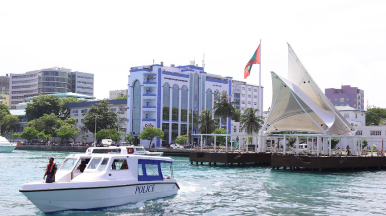 ފުލުހުންނަށް ހަމަލާދީ ބިރު ދެއްކި މީހަކު ހައްޔަރުކޮށްފި