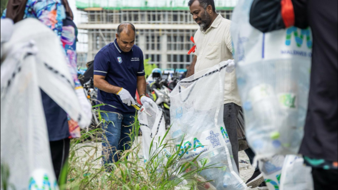 "މަދިރިން ރައްކާ" ކެމްޕޭނުގެ ދަށުން އަމާން ޓަވަރުތަކުން 670 ޓަނުގެ ކުނި ނަގައިފި