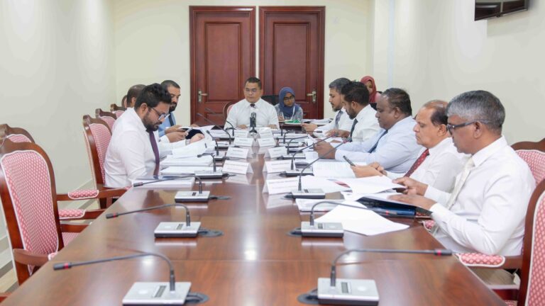 ރައްޔިތުންގެ މަޖިލީހުގެ ގަވާއިދުގެ 1-257 ވަނަ މާއްދާގެ (ޅ) އަށް ހުށަހަޅުއްވާފައިވާ އިޞްލާޙު، ރައްޔިތުންގެ މަޖިލީހުގެ ޢާންމު ކޮމިޓީއިން ދިރާސާކުރުން