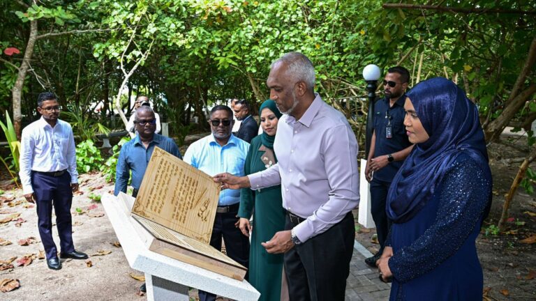 ބޮޑުތަކުރުފާނުގެ ޖިހާދުގެ ތާރީހު ކިޔައިދޭ "ވާހަކަ ވައު" ރައީސް މުޢިއްޒު ހުޅުއްވައިދެއްވުން