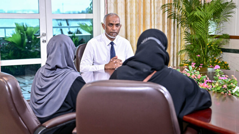 ރައްޔިތުންގެ އަޑު" ސިލްސިލާގެ ބައްދަލުވުންތައް ރައީސް ފައްޓަވައިފި