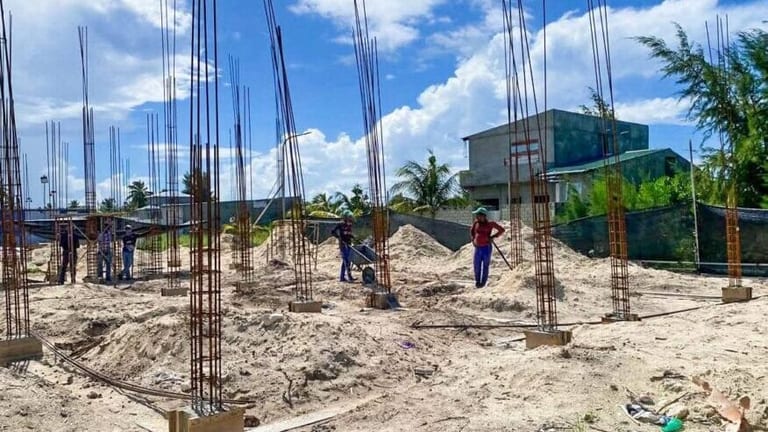 ތިނަދޫ ވަގުފް އިމާރާތުގެ ފައުންޑޭޝަން ނިމި، ތަނބުތަކުގެ މަސައްކަތް ފަށައިފި