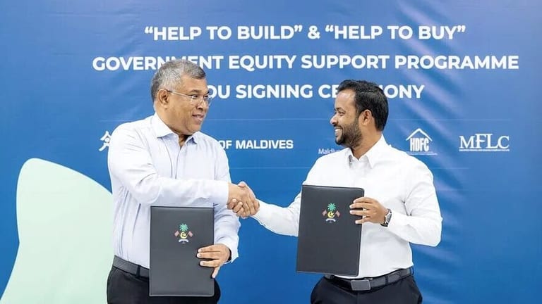 ގެދޮރު އިމާރާތްކުރުމަށާއި ގަތުމަށް ލޯނު ނަގަން ބޭނުންވާ އިކުއިޓީގެ އެހީތެރިކަން ދިނުމަށް އެމްއޯޔޫތަކުގައި ސޮއިކޮށްފި