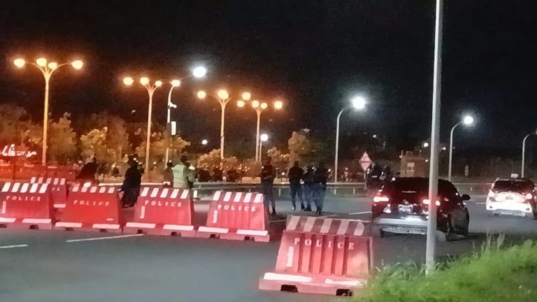 ބާރު ސްޕީޑުގައި ދުއްވި ސައިކަލަކުން ޖެހި ފުލުހަކަށް އަނިޔާވެއްޖެ