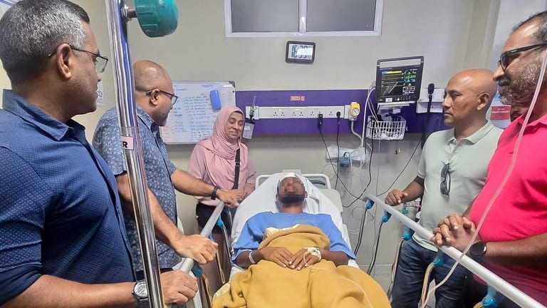 ސައިކަލުން ޖެހި އަނިޔާވި ފުލުސް އޮފިސަރުގެ ހާލު މިނިސްޓަރު އިހްސާން ބައްލަވައިލައްވައިފި