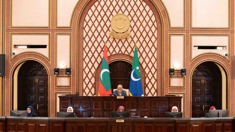 މެންބަރުންގެ ހެލްތު އިންޝުއަރެންސް އާންމުންނަށް ދިނުމަށް އެދި މަޖިލީހަށް ޕެޓިޝަނެއް ހުށަހަޅައިފި