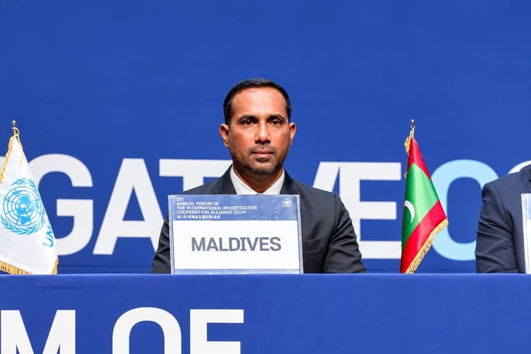 ސްކޭމްތަކާ ދެކޮޅަށް އެކުލަވާލި ބައިނަލްއަޤްވާމީ ރިޒޮލިއުޝަނެއްގައި ފުލުހުން ސޮއިކޮށްފި
