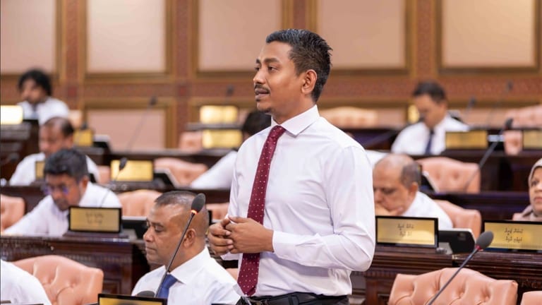ޓެކްސް އެޕީލްކުރުމުގެ ކުރިން 100 ޕަސެންޓް ދައްކަންޖެހޭ ހާލަތްތައް ކަނޑައަޅާ ބިލުގެ ބަހުސް ފަށައިފި
