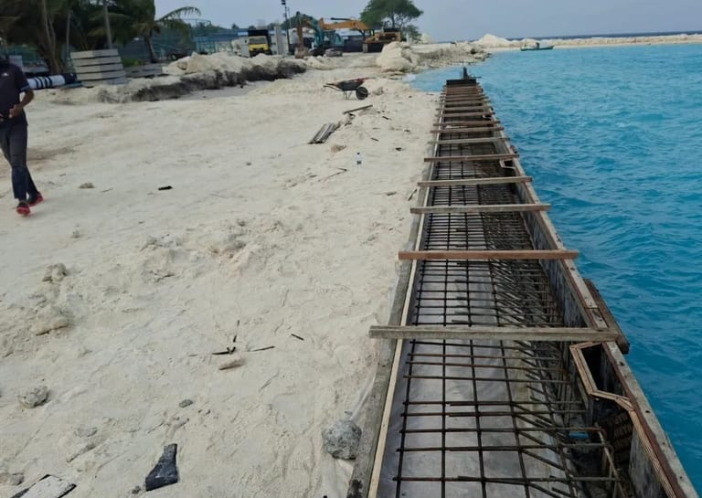 ނ. ފޮއްދޫ ބަނދަރުގެ ކީ-ވޯލް އެތުރުމުގެ މަސައްކަތް ފަށައިފި