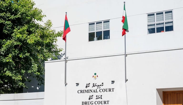 ތިން އަހަރުގެ ކުއްޖަކަށް ޖިންސީ ގޯނާކުރި ހޯރަފުށީ މީހަކު 20 އަހަރަށް ޖަލަށް