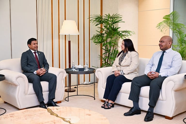 ކޮމަންވެލްތު ސަމިޓަށް ނައިބު ރައީސް އެންޓިގުއާ އެންޑް ބާބިއުޑާއަށް ފުރާވަޑައިގެންފި