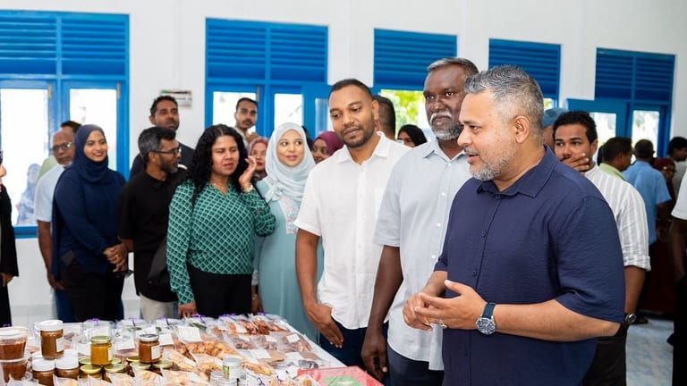 އައްޑޫ މީދޫގައި ކާބޯތަކެތީގެ މައުރަޒެއް މިނިސްޓަރު ޝިޔާމް ހުޅުއްވައިދެއްވައިފި