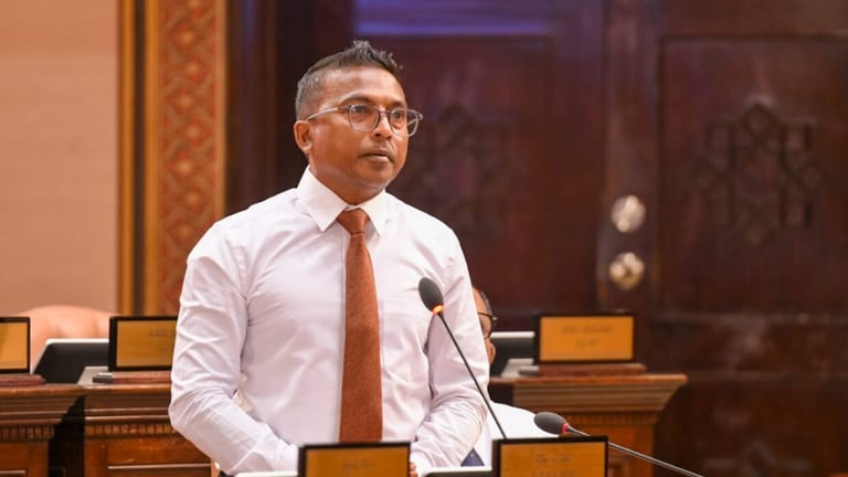 ގަތުލުއާންމު ހިންގުމާއި އިގުތިސާދަށް ގެއްލުންދިނުން ކުށަކަށް ހަދަން ހުށަހެޅި ބިލު އަނބުރާ ގެންގޮސްފި