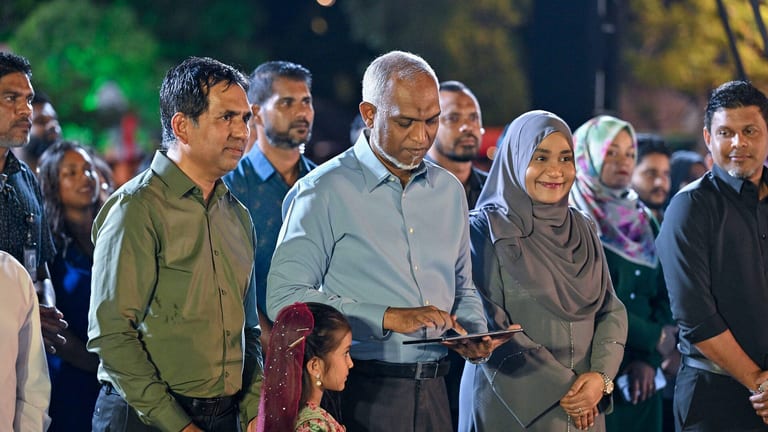 "ދިވެހީންގެ އުފެއްދުންތެރިކަމުގެ މައުރަޒު" ގިނަ އުފެއްދުންތަކާއެކު ރައީސް މުއިއްޒު ހުޅުވައިދެއްވައިފި