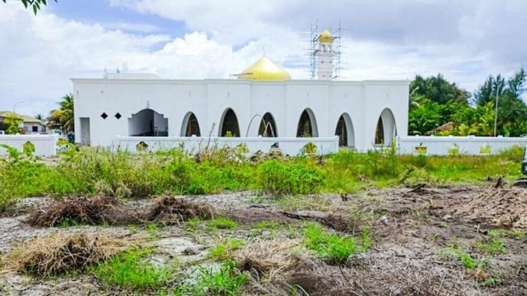 އައްޑޫ މީދޫ މިސްކިތުގެ ފިނިޝިން މަސައްކަތް ކުރިއަށްދަނީ