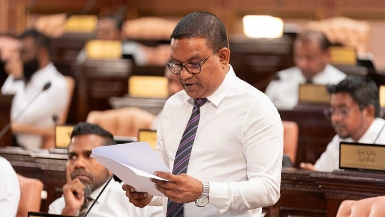 މެންބަރުންގެ އިންޝުއަރެންސާ ގުޅުވައިގެން ވާހަކަދައްކަނީ ސިޔާސީ ފިތުނަ އުފައްދަން: މެންބަރު މުފީދު