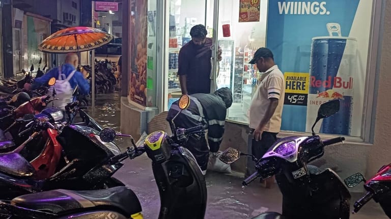 މިހާރު ކުރަމުންދާ ވިއްސާރައިގައި މާލޭގެ 90 އެއްހާ އިމާރާތަށް ފެންވަދެގެން ރިޕޯޓުކޮށްފި