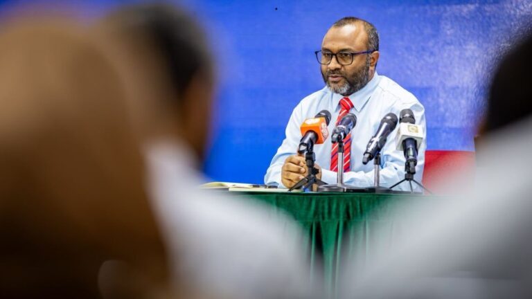 ސަޢޫދީއަށް ދެމުންދާ ހަމަލާތަކުން ދިވެހި ޢުމްރާވެރިންނަށް ނުރައްކަލެއް ނެތް: މިނިސްޓަރު ޝަހީމް