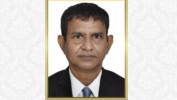 ދިވެހިބަހާއި އަދަބިއްޔާތުގެ ދާއިރާއިން ޝަރަފުވެރިކަމުގެ ގައުމީ އިނާމު ފަރެސް އާމިރަށް ދިވެހިބަހާއި އަދަބިއްޔާތުގެ ދާއިރާއިން ޝަރަފުވެރިކަމުގެ ޤައުމީ އިނާމު އަލްފާޟިލް މުޙައްމަދު ޢާމިރު އަޙްމަދަށް