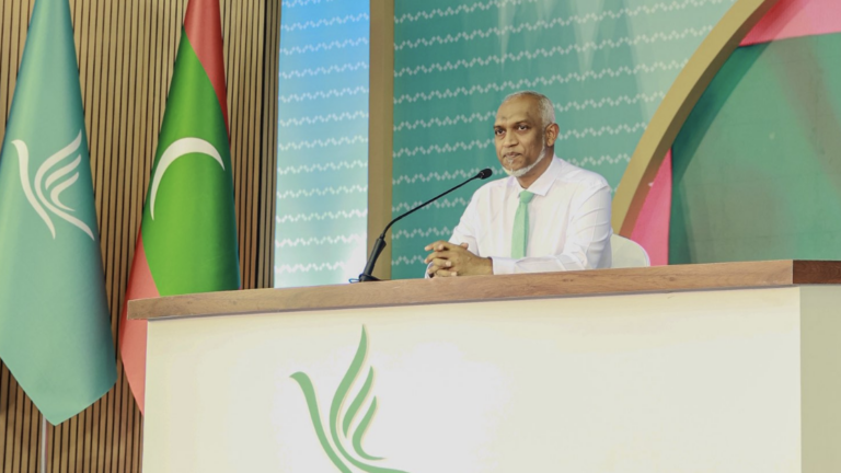 ގައުމުގައި ހަމަނުޖެހުން އުފައްދަން މަސައްކަތްކުރާ ކަންކަމަށް ޕީއެންސީގެ ތެރެއިން ފުރުސަތު ދީގެން ނުވާނެ: ރައީސް ރައީސް މުއިއްުޒު ޕީއެންސީ ކޮންގްރެސްގައި ވާހަކަދައްކަވަނީ