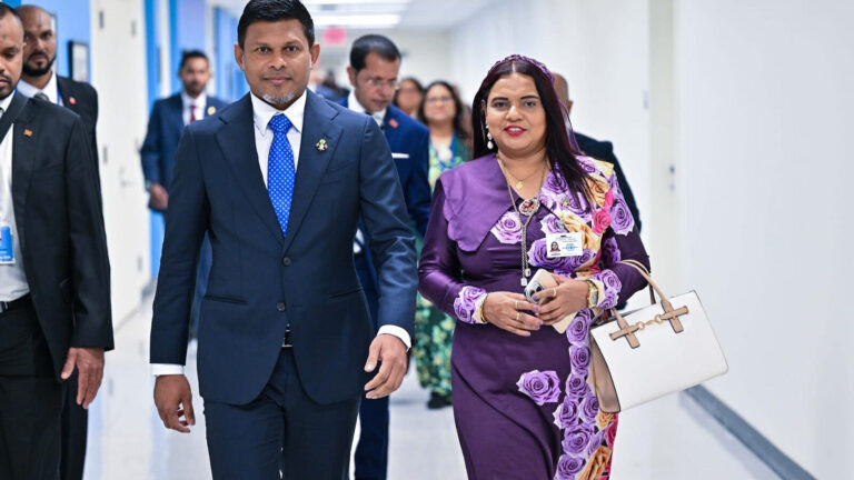 ނައިބު ރައީސް ނިއުޔޯކަށް ކުރެއްވި ރަސްމީ ދަތުރުފުޅު ނިންމަވާލައްވައިފި ނައިބު ރައީސް ނިއުޔޯކަށް ކުރެއްވި ދަތުރުފުޅުގެ ތެރެއިން --- ފޮޓޯ/ މިނިސްޓަރު އިރުތިޝާމް
