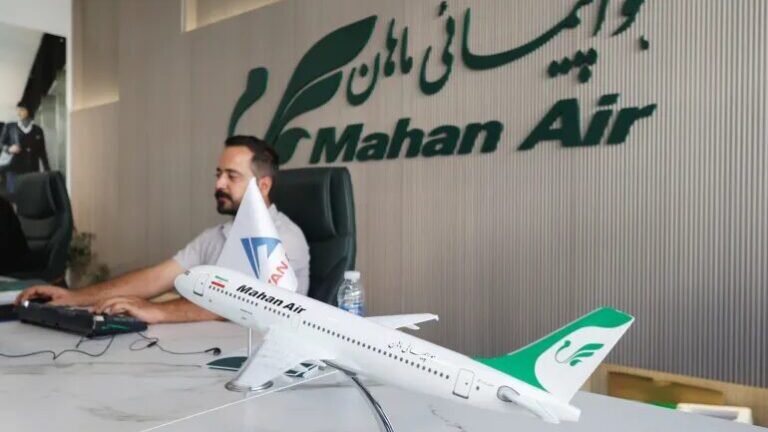 އެމެރިކާގެ ދަތިކުރުމުގެ ފިޔަވަޅުތަކާ ގުޅިގެން ބަގްދާދާއި މަސްކަޓަށް ކުރާ ދަތުރުތައް އީރާނުން ހުއްޓާލައިފި އެމެރިކާގެ ދަތިކުރުމުގެ ފިޔަވަޅުތަކާ ގުޅިގެން ބަގްދާދާއި މަސްކަޓަށް ކުރާ ދަތުރުތައް އީރާނުން ހުއްޓާލައިފި